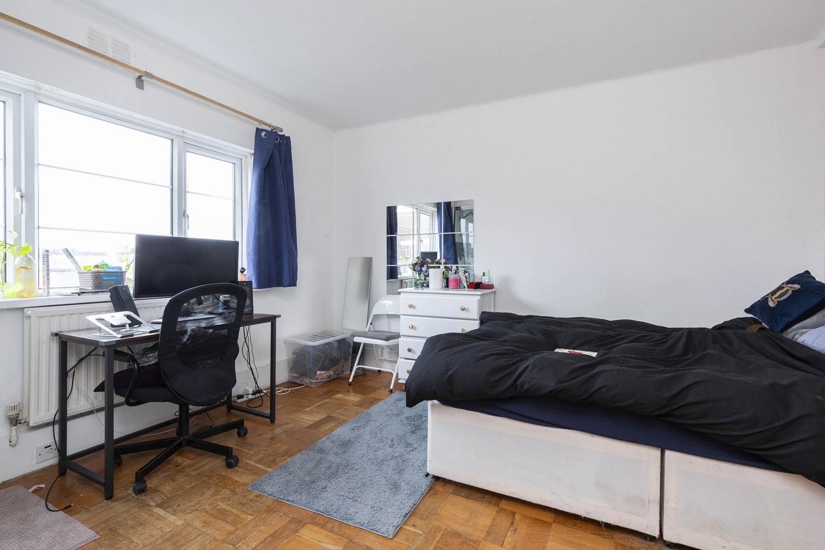 			3 Bedroom, 1 bath, 1 reception Apartment			 Clarendon road, Notting Hill, W11